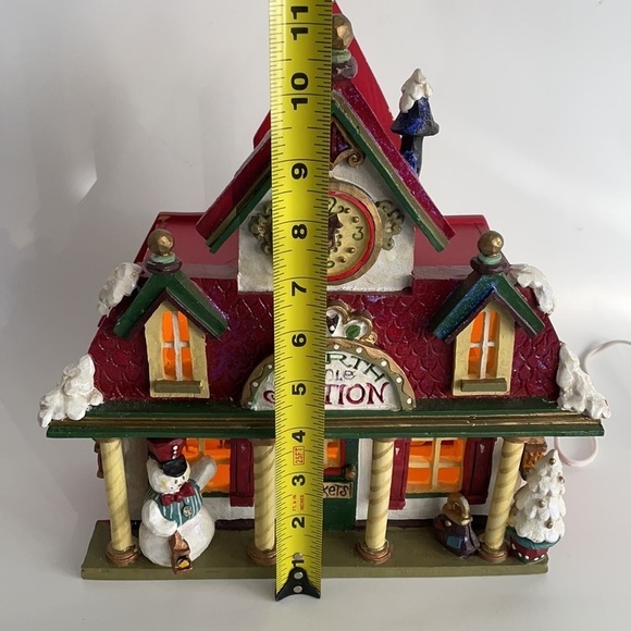 Kurt Adler North Santa’s North Pole Station Lights Up - Picture 15 of 16